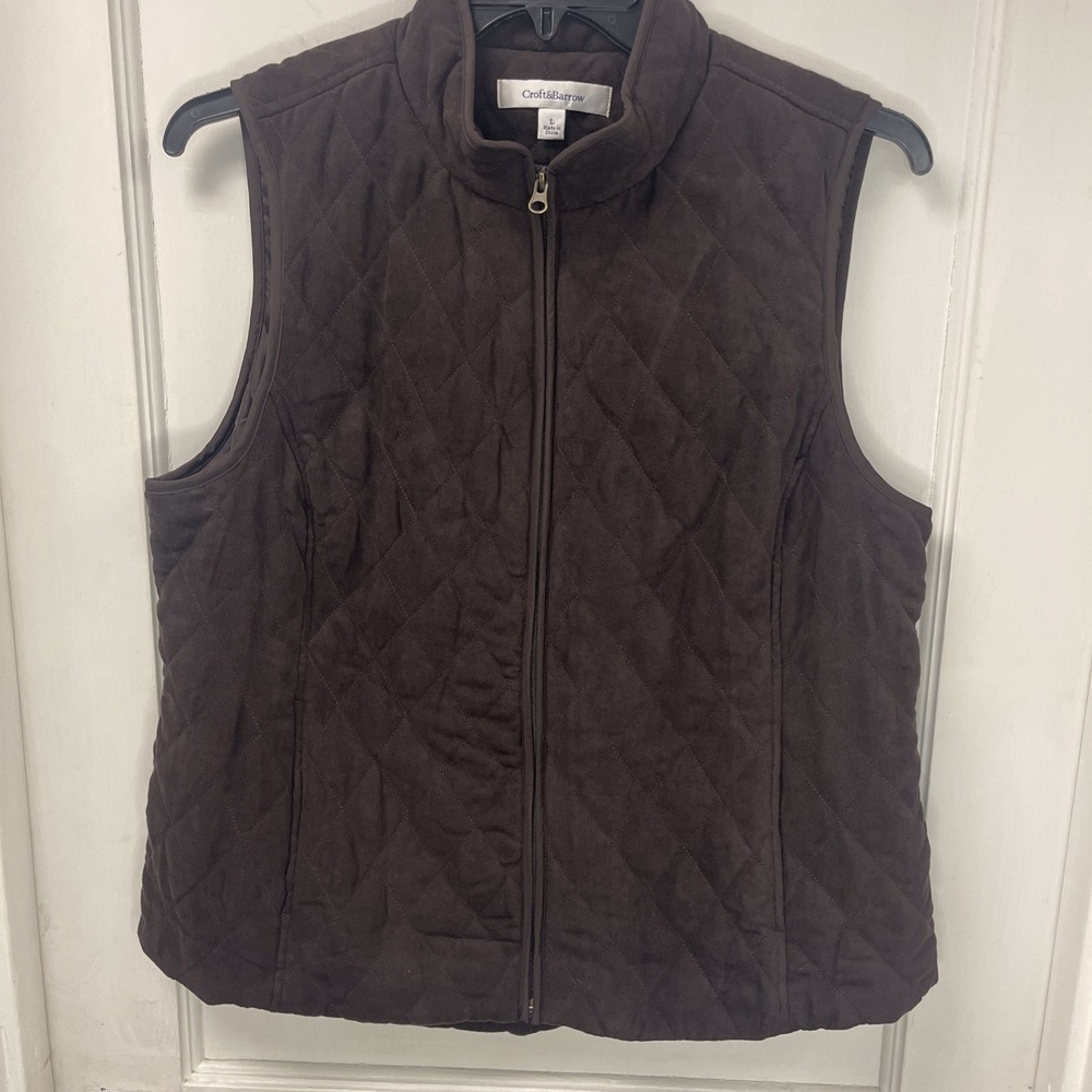 Womans Brown Size Large Croft And Barrow Sleeveless Vest Has Pockets